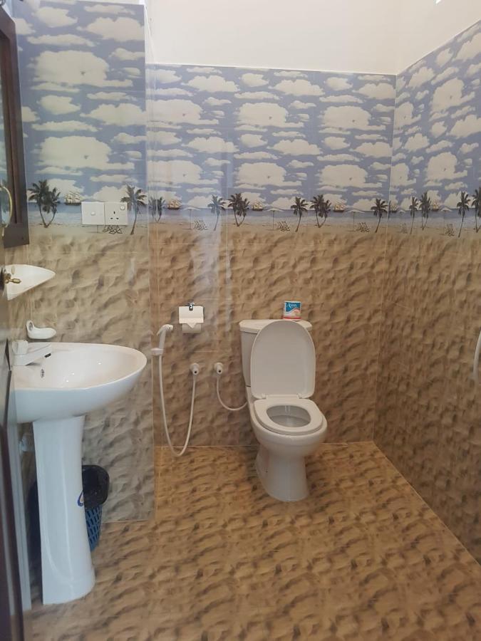 Waves Hiri Hotel Dikwella Kültér fotó